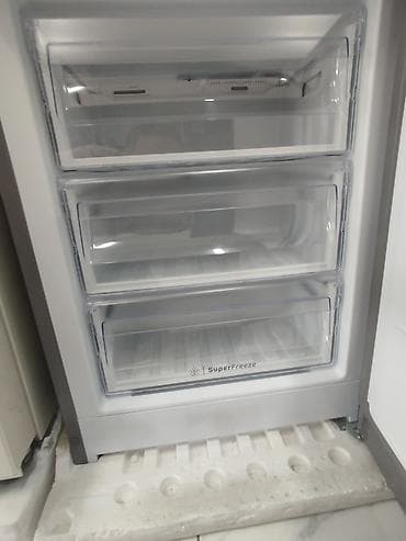 mini refrigerator: Холодильник Indesit, Двухкамерный — 3