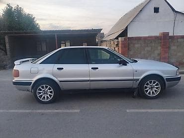 антена 124: Audi 80: 1992 г., Седан — 5
