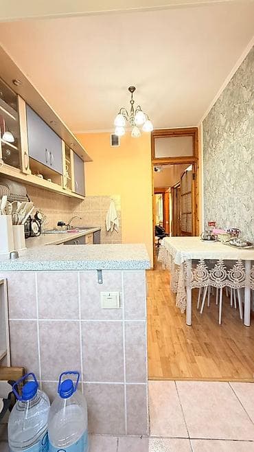 квартира 8 мкрн: 3 комнаты, 70 м², 105 серия, 4 этаж, Косметический ремонт — 8