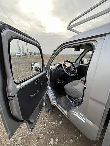 Унаа: Hyundai Porter: 2014 г., 1 л, Кол менен иштөөчү, Бензин, Van — 4
