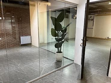 5: Аренда офисов, 220 м², В жилом комплексе, 1 линия, С оборудованием, С отдельной кухней — 7