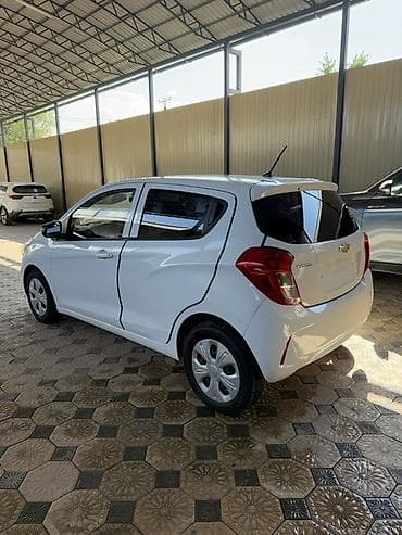 spar: Chevrolet Spark: 2018 г., 1 л, Автомат, Бензин, Хэтчбэк — 4
