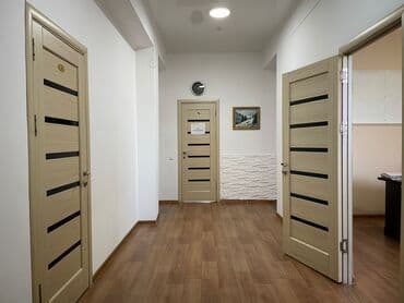 пустой кабинет: Сдаю Офис, 130 м², В административном здании — 5
