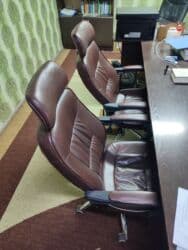 кресло офисные бу: Офисное кресло, Б/у, С колесиками, цвет - Черный, Самовывоз, Бесплатная доставка, Платная доставка — 3