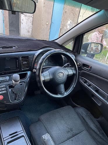 bmw e92: Toyota WISH: 2003 г., 1.8 л, Автомат, Бензин, Минивэн — 3