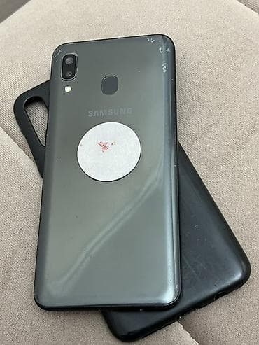 a 20 s: Samsung Galaxy A20, Б/у, 32 ГБ, цвет - Черный, 2 SIM — 2