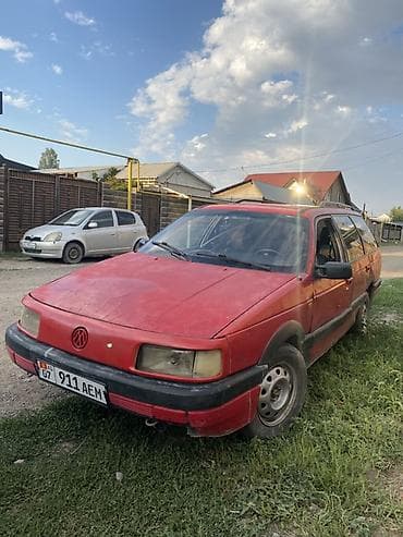 Volkswagen Passat: 1990 г., 1.8 л, Механика, Бензин, Универсал at lalafo.kg Volkswagen Passat: 1990 г., 1.8 л, Механика, Бензин, Универсал