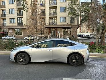 радары: Toyota Prius: 2024 г., Гибрид, Лифтбек — 3