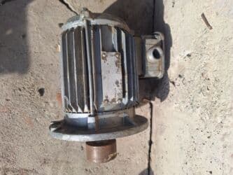 трёхфазный генератор: Элекьродвигатель с блоком регулировкой оборотов.Элетродвигатели — 6