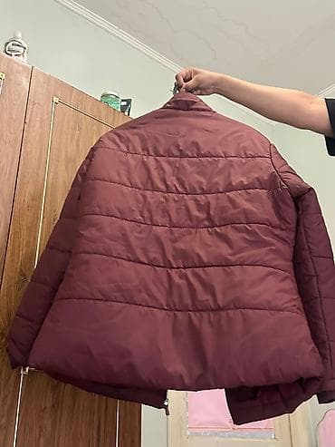 second hand: Бордовая женская куртка-пуховик средней длины. - Цвет: насыщенный — 3