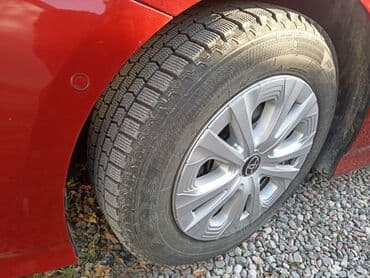 runx alex: Toyota Prius: 2019 г., 1.8 л, Автомат, Гибрид, Хэтчбэк — 5