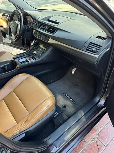 Продажа авто: Lexus CT: 2012 г., 1.8 л, Вариатор, Гибрид, Хэтчбэк — 9