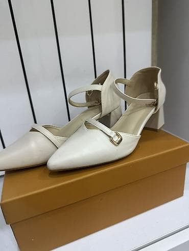 женская одежда вечерние платья: Туфли женские, кремовые, на устойчивом среднем каблуке. - Форма — 1