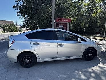 8: Toyota Prius: 2015 г., 1.8 л, Автомат, Гибрид, Хэтчбэк — 2