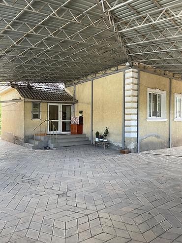 дом район церкви: Продаётся частный дом с большим участком и благоустроенным двором. - — 2