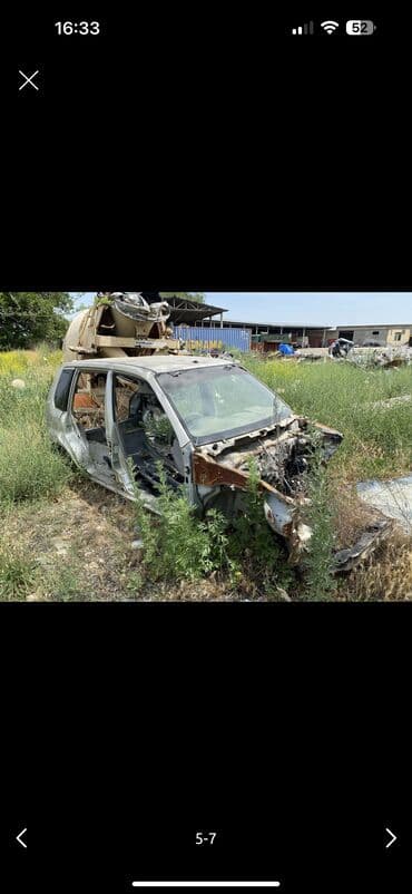 Mazda Demio: 2000 г., Хэтчбэк