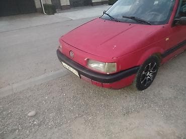 винтажные машины: Volkswagen Passat: 1990 г., Седан — 4