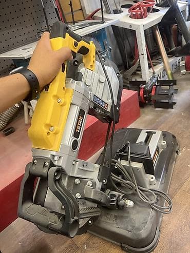 Низкопрофильный подкатной домкрат Leeder Tools, грузоподъёмность 3 — 5