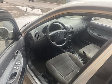 Daihatsu : 2004 г., 1.5 л, Механика, Бензин, Седан — 5