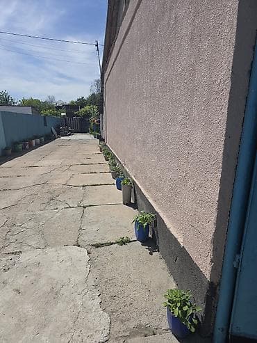 подвижной дом: Продаётся одноэтажный жилой дом с придомовым участком. Характеристики — 3