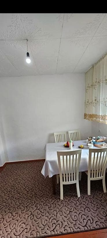 Үйлөр: 60 м², 3 бөлмө, Унаа токтотуучу жай, Забор, тосулган — 2