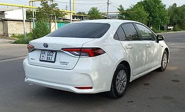 corolla: Toyota Corolla: 2019 г., 1.8 л, Автомат, Гибрид, Седан — 4