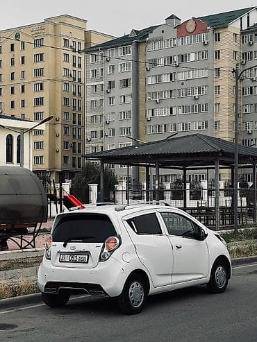 kia xceed: Chevrolet Spark: 2010 г., 0.1 л, Автомат, Бензин, Хэтчбэк — 3