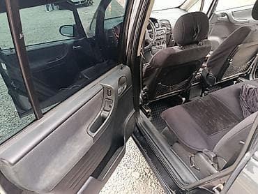 aion v plus 2022: Opel Zafira: 2001 г., Минивэн — 9
