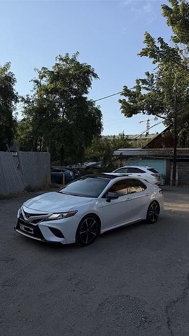 Toyota Camry: 2018 г., 2.5 л, Автомат, Бензин, Седан