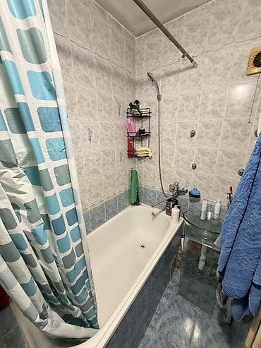 продаю 2 ком кв аламедин 1: 2 комнаты, 42 м², Индивидуалка, 4 этаж, Косметический ремонт — 8