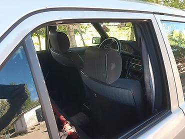 р 19: Mercedes-Benz W124: 1990 г., 2.6 л, Механика, Бензин, Седан — 3