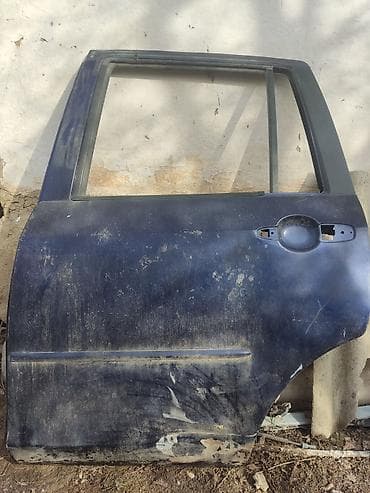 Задняя левая дверь Мазда Демио 2003 год автомобиля (кузовной элемент)