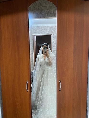 фата: Свадебное платье с фатой - Цвет: молочно-белый. - Силуэт: пышная юбка — 2