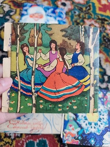 Статуэтки: Виниловые пластинки СССР + открытки Состав лота по фото: - Пластинка — 4