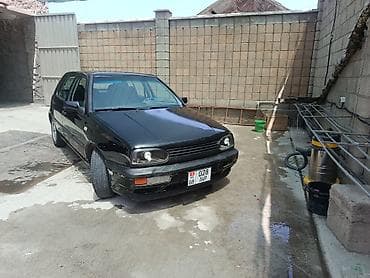 geely automobile: Volkswagen Golf: 1995 г., 1.6 л, Механика, Бензин, Хэтчбэк — 4