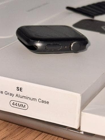 galaxy s19: Б/у Apple Watch SE 44 мм, корпус из алюминия в цвете Space Gray. Есть — 7