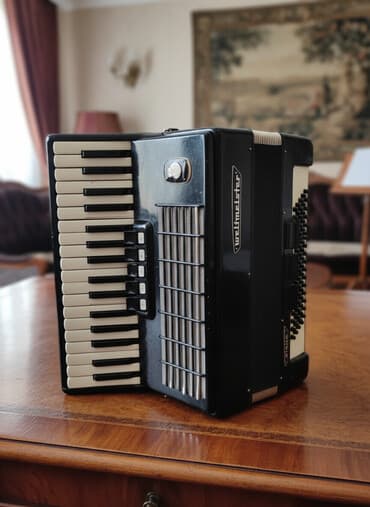 отдам даром пианино: Аккордеон Weltmeister (пиано-аккордеон), классический черный корпус — 1