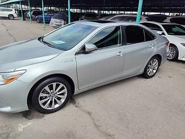 Toyota Camry: 2017 г., 2.5 л, Автомат, Гибрид, Седан — 2