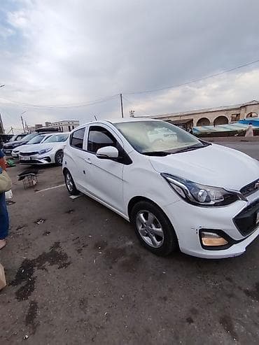 mazda cronos: Chevrolet Spark: 2018 г., 0.1 л, Автомат, Бензин, Хэтчбэк — 1