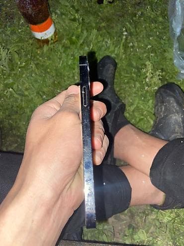 iphone x 64gb: Смартфон с плоскими гранями и металлической рамкой (черный цвет — 4