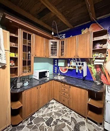 Продаётся угловой кухонный гарнитур. Продаём красивый и вместительный — 1