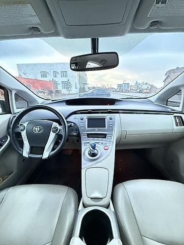 Продажа авто: Toyota Prius: 2015 г., 1.8 л, Вариатор, Гибрид, Хэтчбэк — 8