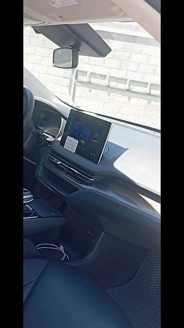 carplay android: Электромобиль (седан) черного цвета Основные особенности: Hongqi — 9