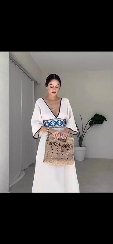Жеке буюмдар: Кече көйнөгү, Орто модель, Жеңдери менен, Далысы ачык, M — 1