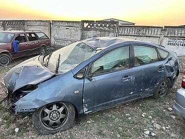 prius v: Toyota Prius: 2005 г., 1.5 л, Автомат, Гибрид, Хэтчбэк — 6