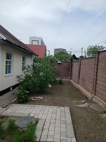 политеха: 🏡 **Бишкек — продаётся дом** 📍 Район: Политех 🛏️ Комнат: 4 📐 Площадь — 4