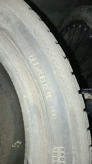 3 шт Автомобильные зимние шины 255/45 R18 99V 1 шт лета 255/45R18 -