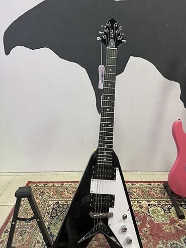 ролер: Электрогитара формата Flying V (чёрная) от Harley Benton - Корпус — 1