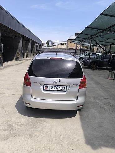 Toyota: Toyota Corolla Verso: 2003 г., 1.6 л, Механика, Бензин, Минивэн — 4
