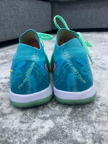 Киреге берилүүчү кийимдер: 39 размер Размером не подошли так за 3500 торг есть Сороконожки — 3